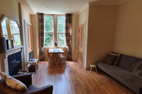 Cosy and Modern Apartment in Central Edinburgh